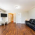 Lee\'S Place