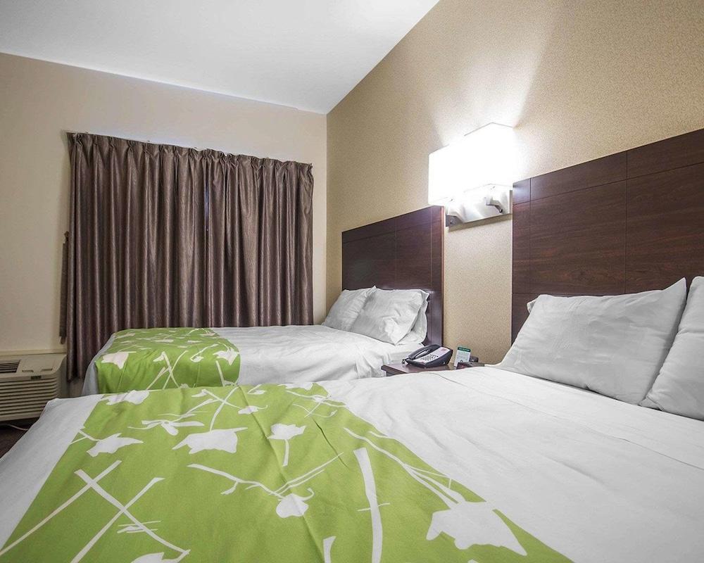 6 Surrey, Bc Hotel 2*