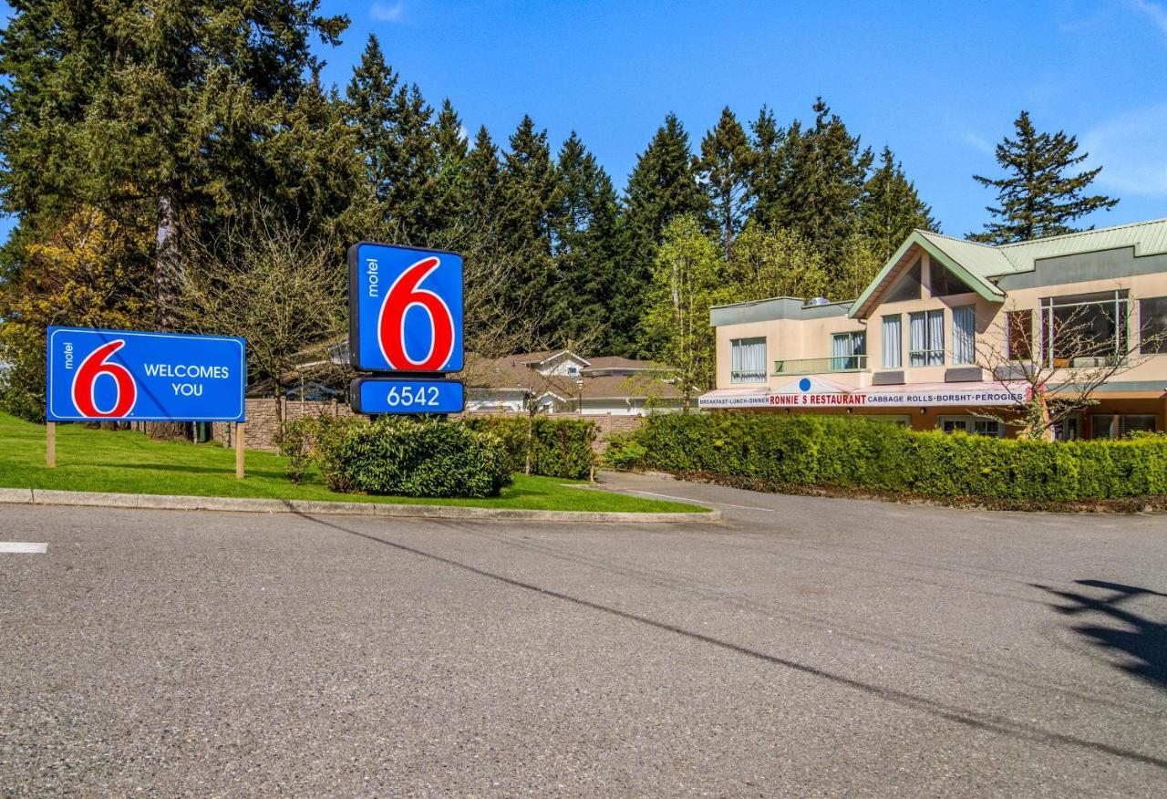 6 Surrey, Bc 2* Surrey