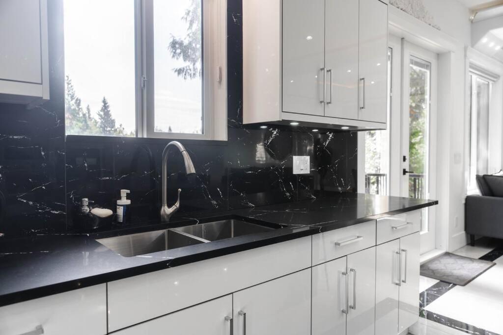 Hidden Hills Luxury Estate Surrey
