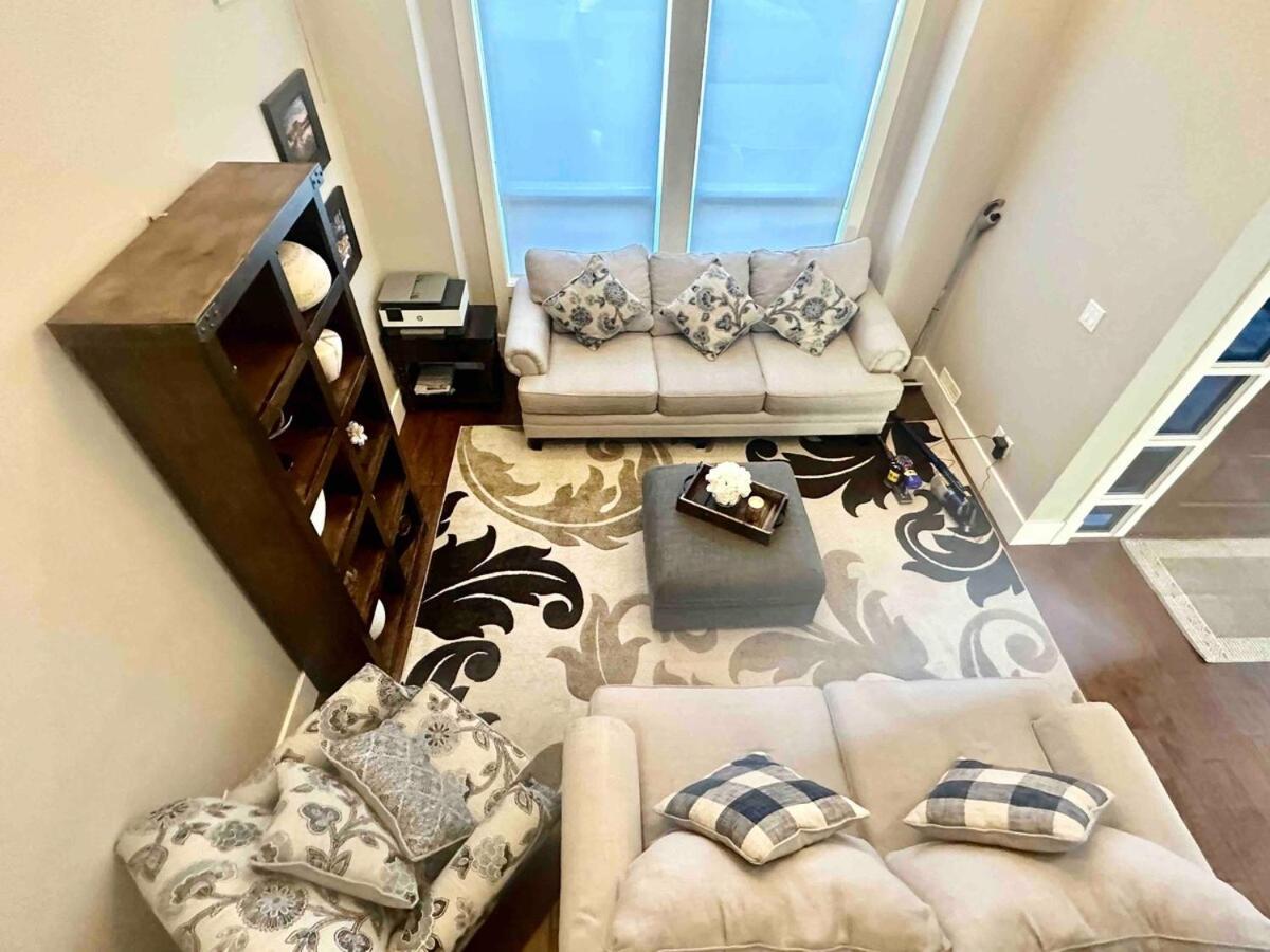 Your Beautiful Spacious Vacation Villa *