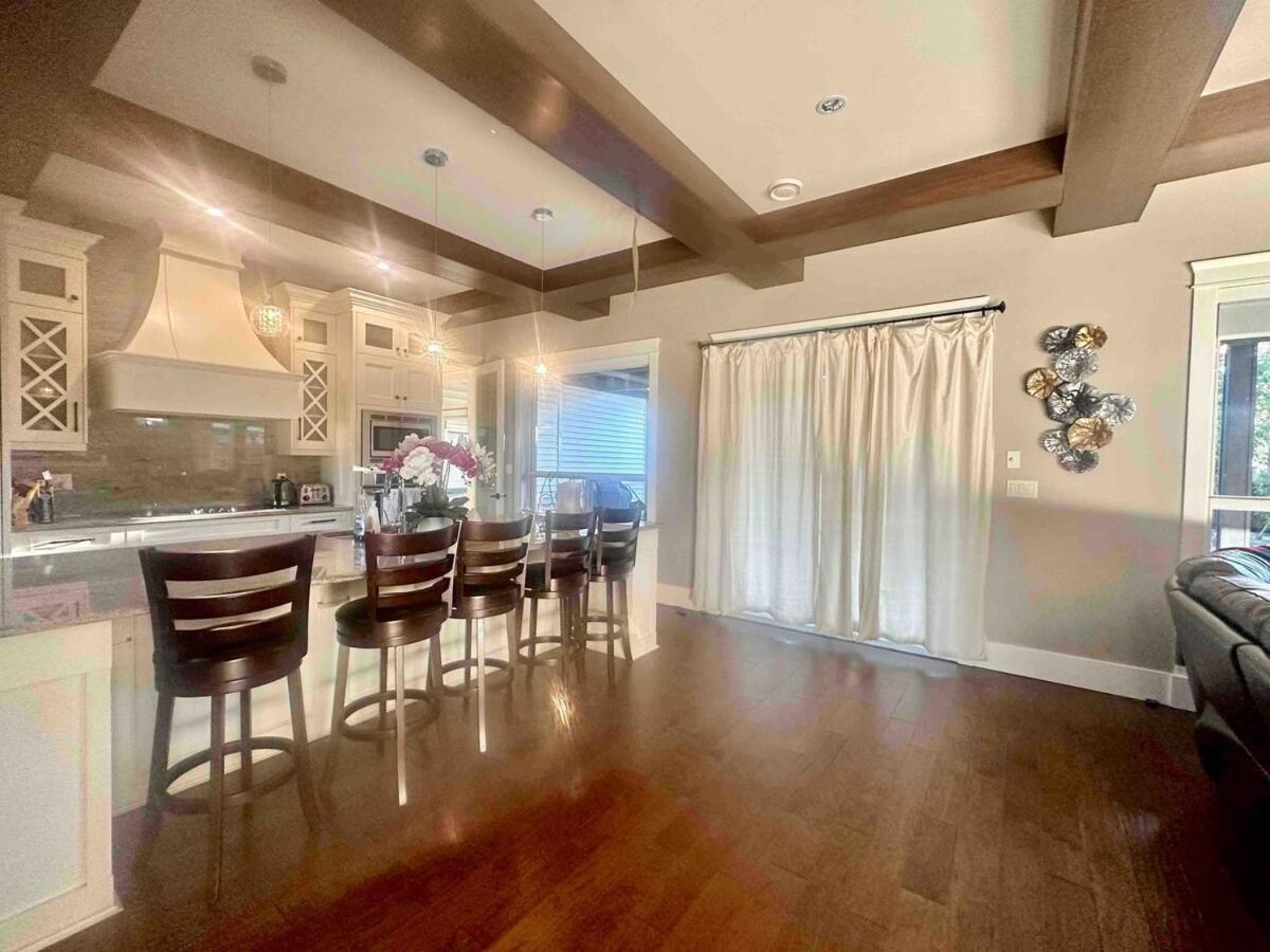 Villa Your Beautiful Spacious Vacation *
