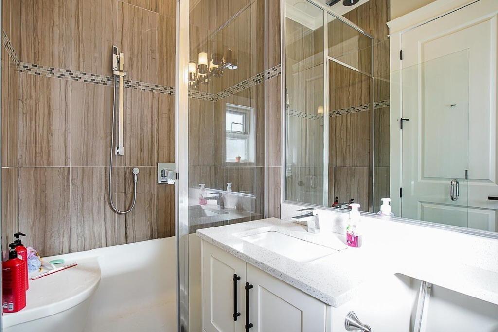 Villa Your Beautiful Spacious Vacation Surrey
