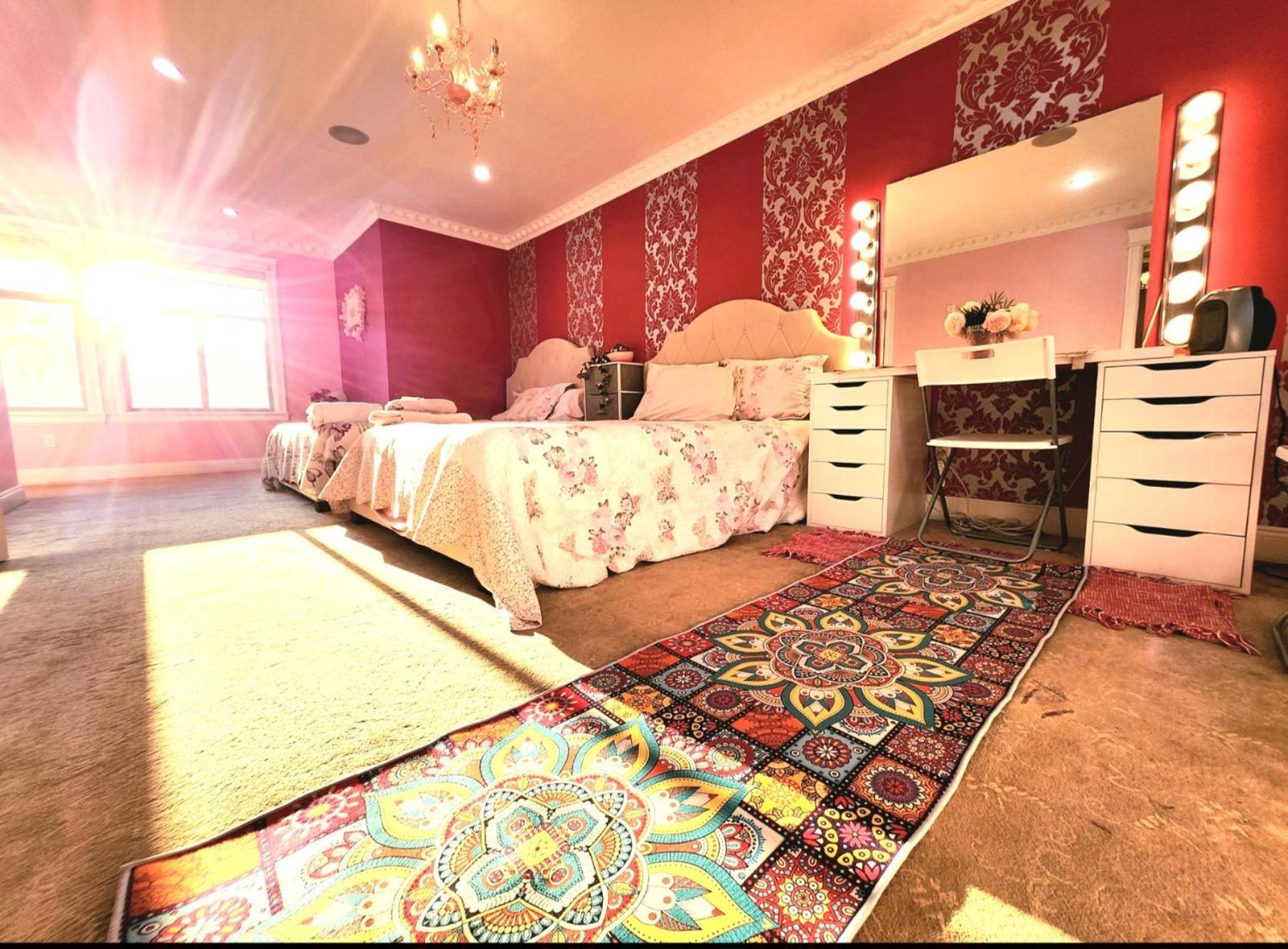 Guest house Empress Palace Surrey