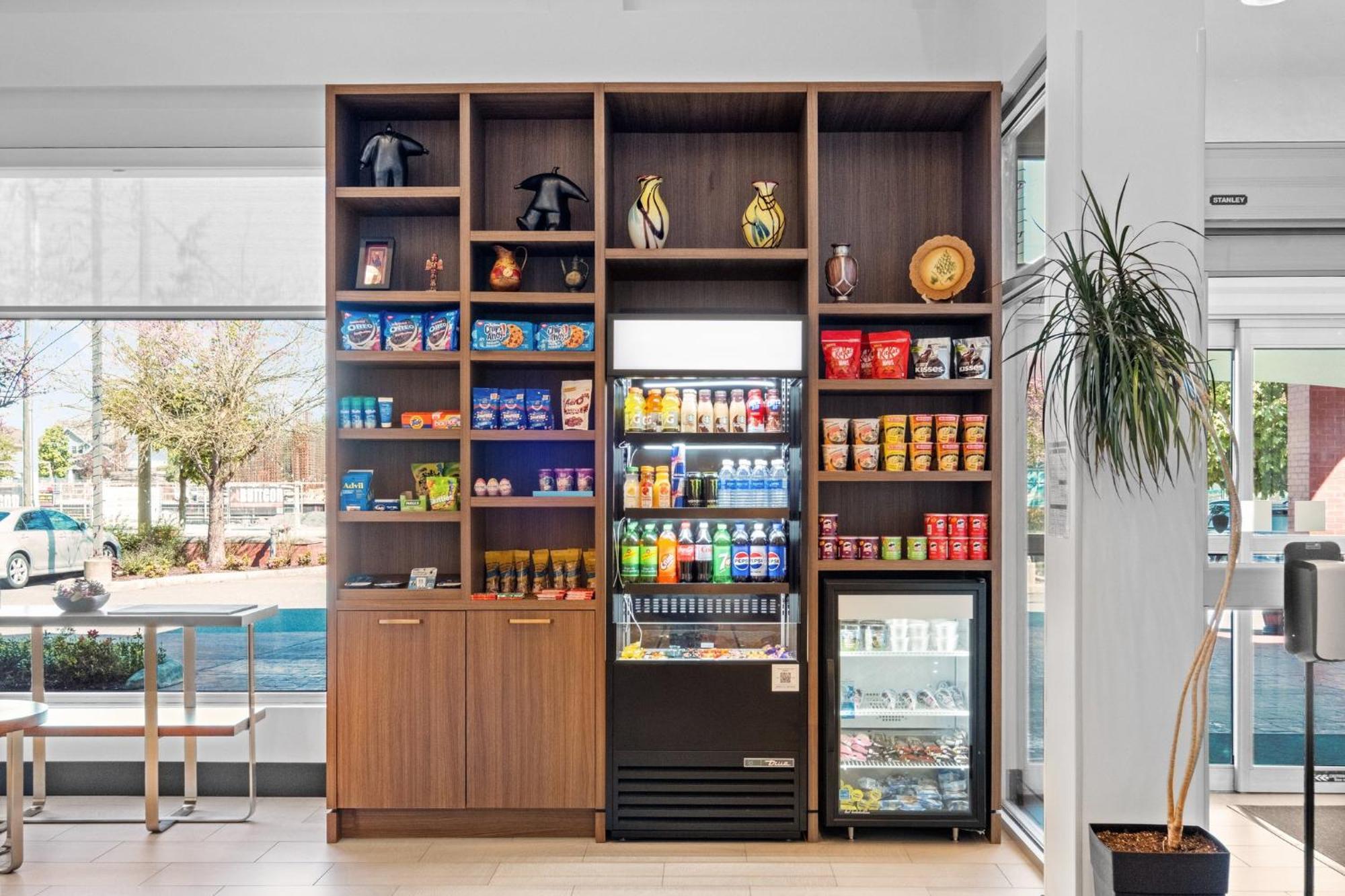 & East - Cloverdale By Ihg Hotel 3*