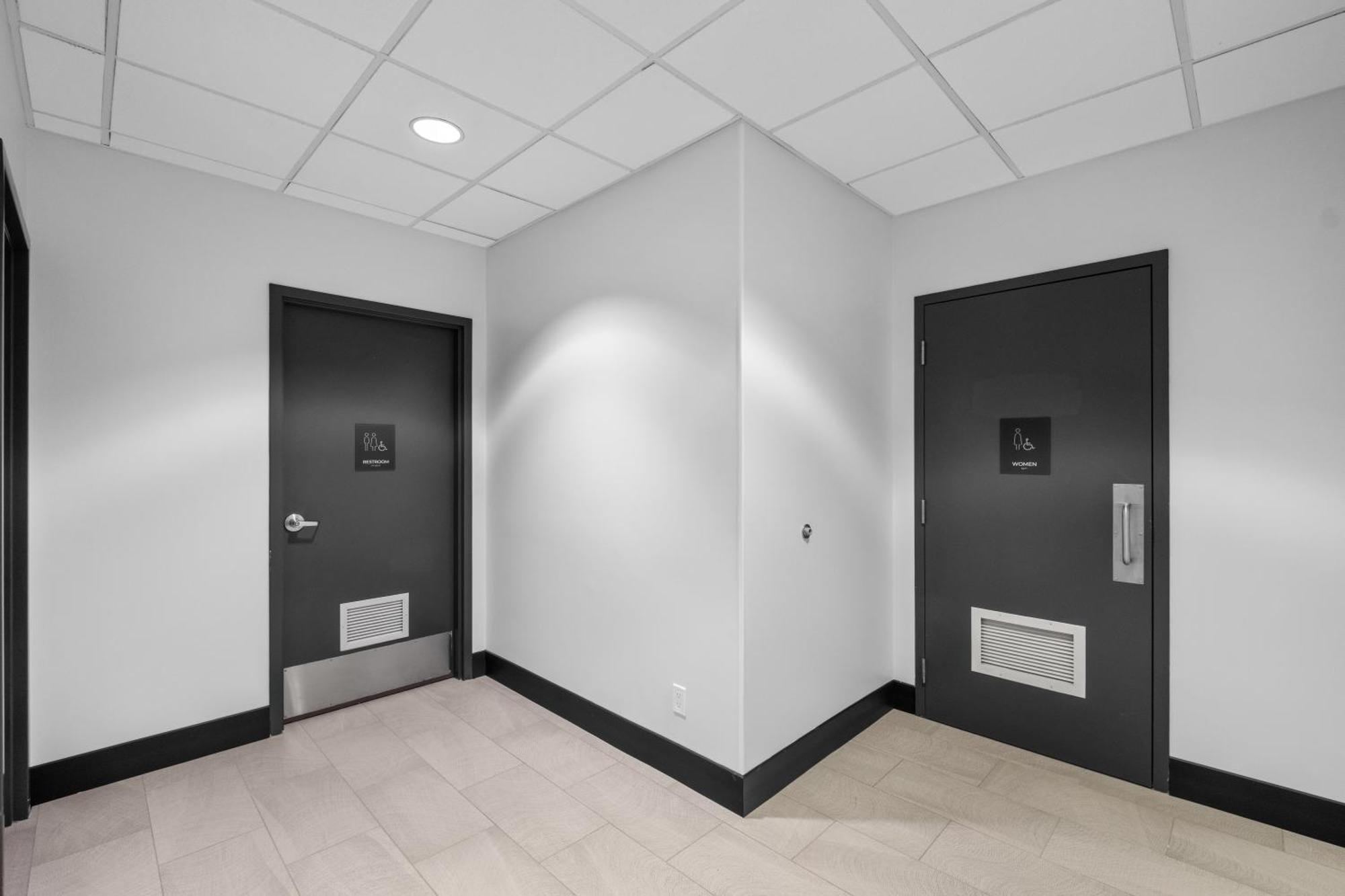Hotel & East - Cloverdale By Ihg 3*