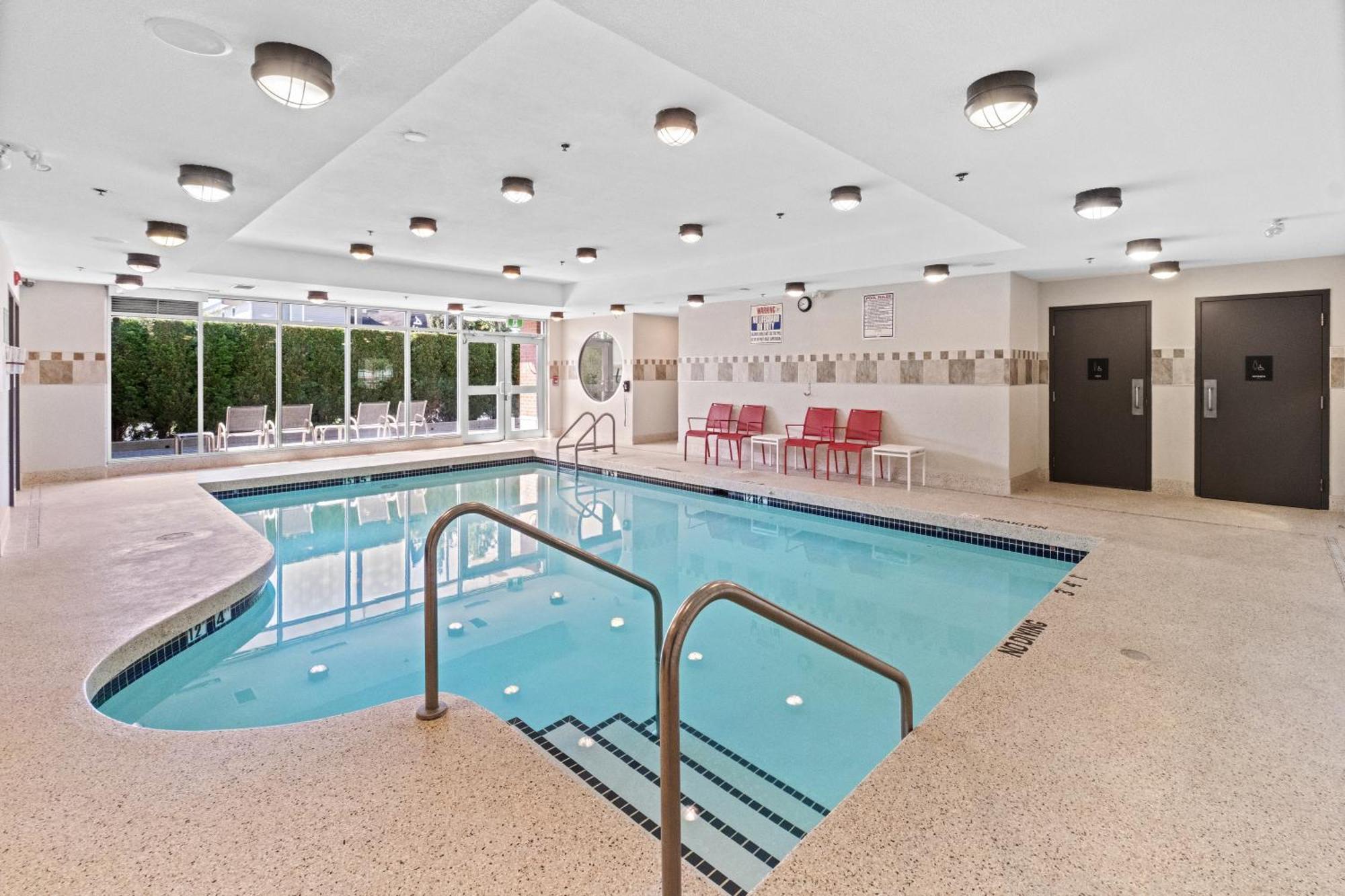 & East - Cloverdale By Ihg Surrey