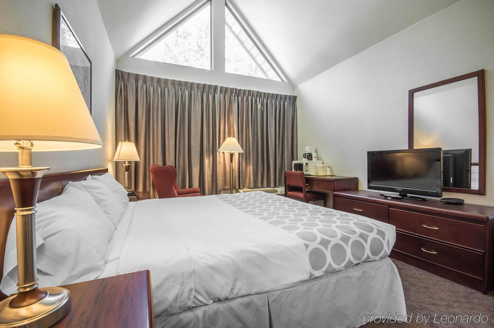 Hotel 6 Surrey, Bc 2*