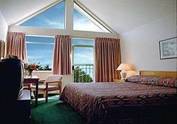 6 Surrey, Bc 2* Surrey