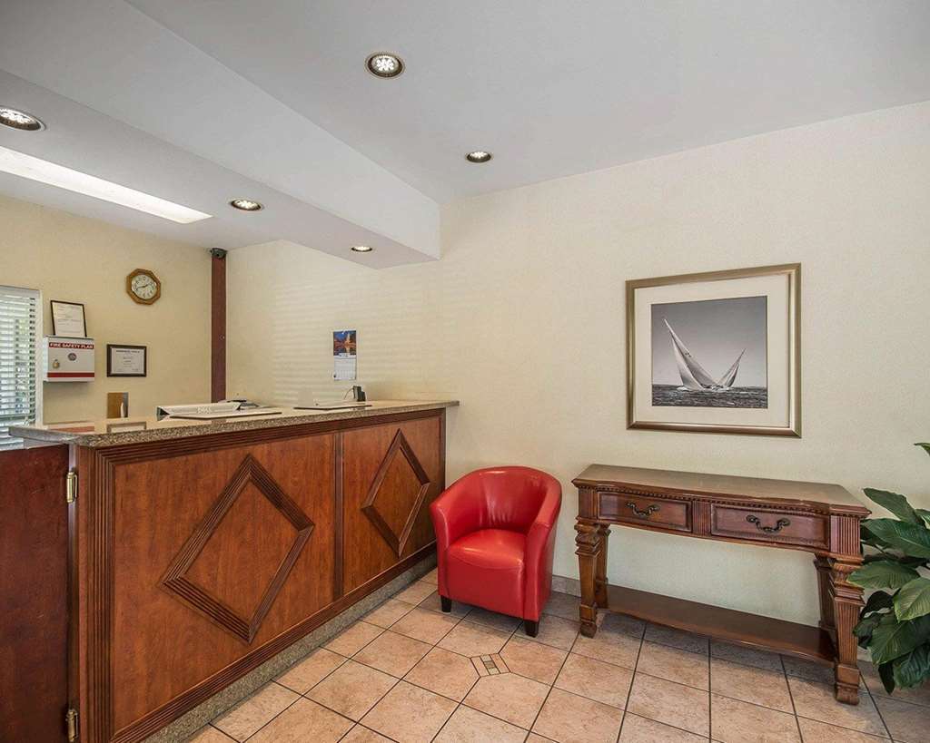 Hotel 6 Surrey, Bc