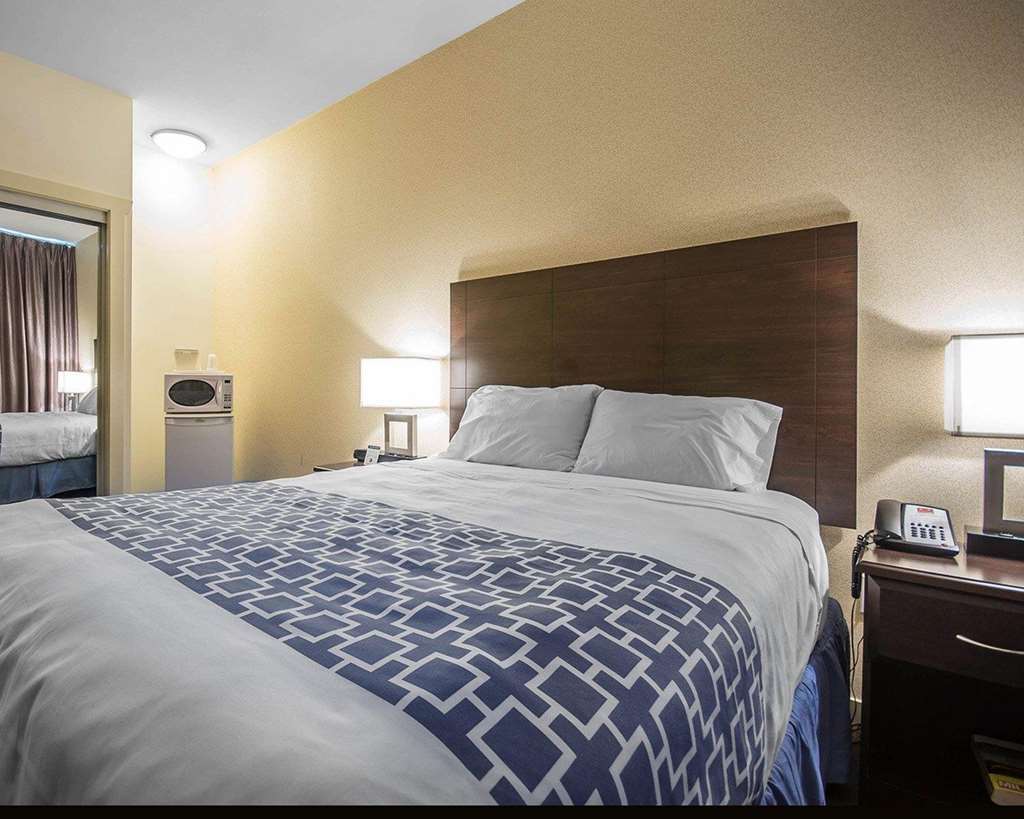 Hotel 6 Surrey, Bc 2*