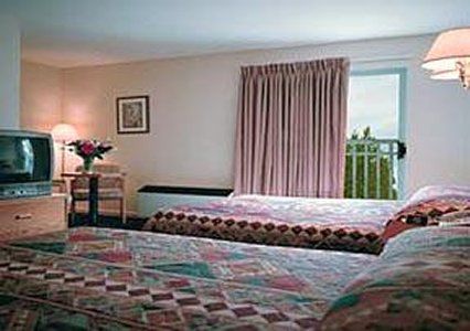 6 Surrey, Bc Hotel 2*