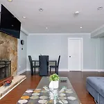 Executive 2 Bed 1 Bath Spacious & Centrally Located Suite.