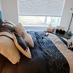 Private Room And Washroom In Surrey