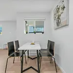 Brand New Ground Level, Close To Beach, Us Boarder
