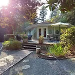 A Garden Oasis - 3-Bed Private Home Off Hwy 1