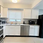 Vintage - 3 Bed House - North Surrey - Ping-Pong And Pool Table - Tv Cable