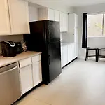 Vintage - 3 Bed House - North Surrey - Ping-Pong And Pool Table - Tv Cable