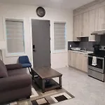 Spacious Getaway For Couples With Separate Entrance
