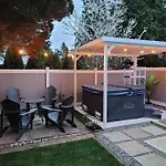 Beautiful 1 Bedrm & Kitchen Near Vancouver.