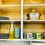 Beautiful 1 Bedrm & Kitchen Near Vancouver.