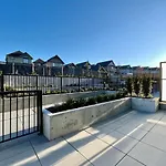 Modern Ground Level 3 Bed 2 Bath Condo With Free Parking