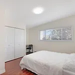 Luxr\'S Lodge