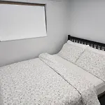 Blissfull Two Bedroom Suite Near Surrey Centre