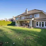 Cozy Suite Back On Golf Course