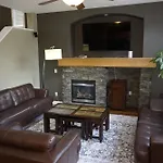 Metropolitan Dream Stay With Pool And Hot Tub
