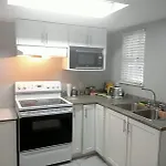 Small Cozy Private Room For 1 Or 2 Travellers In A Great Location