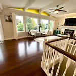 Large Apartment In Surrey Bolivar Heights