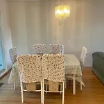 Stylish Beautiful Stay In Great Location Near Guildford Town Centre G2
