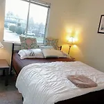 C3 Stylish & Charming Holiday Home - Great Location
