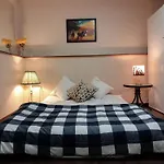 C4 Beautiful Comfy & Relaxed Private Room In Walkout Basement In A Great Location