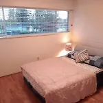 Guildford Bungalow Near Downtown - 5 Min To Coquitlam