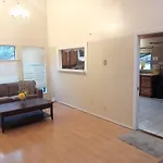 Surrey Homestay Near Plazas, Restaurants, Transit & Guildford Mall F1