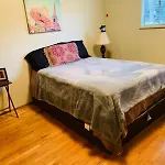 Cosy Romantic Stay In Surrey- Walking Distance From Guildford Town Centre