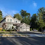 Spacious Ensuite Room Near Nature & Amenities