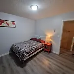 Budget Room Near White Rock Beach - 5 Min Drive