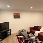 Calm & Cozy Private Suite
