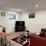 Calm & Cozy Private Suite