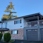 Large Apartment In Surrey Bolivar Heights