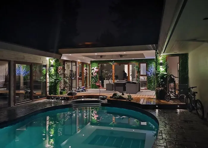 Lux White Rock Pool House Beachfront Resort Like
