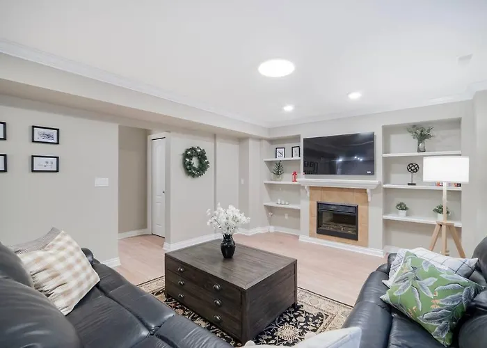 Cozy Suite Back On Golf Course