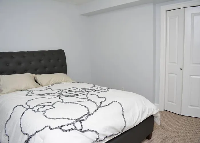 Beautiful 2 Bedroom Place In Surrey/Langley