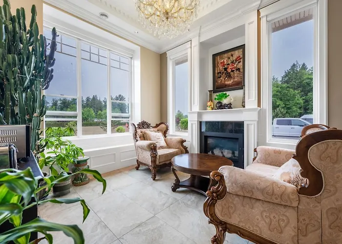 Luxurious Haven In Surrey - 3 Bedroom Suite