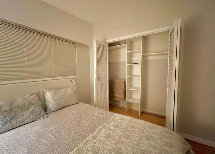 Private Room Near King George Boulevard