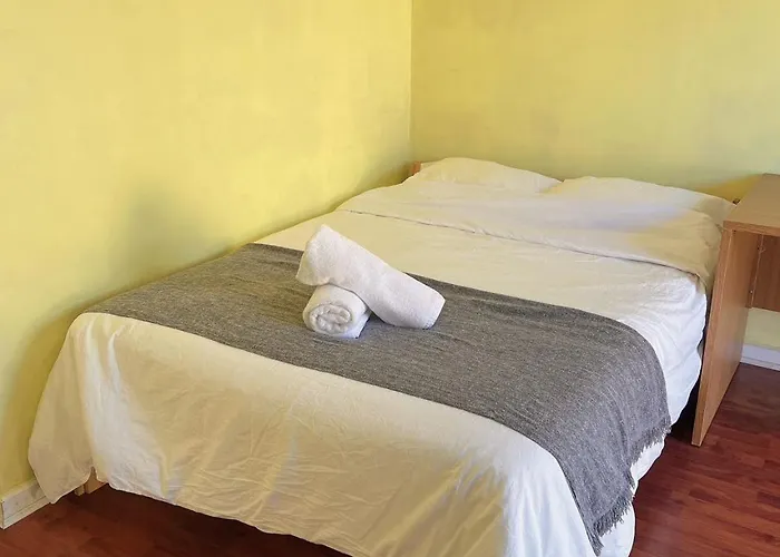 Cozy Room In Quiet Community Near Shopping Mall