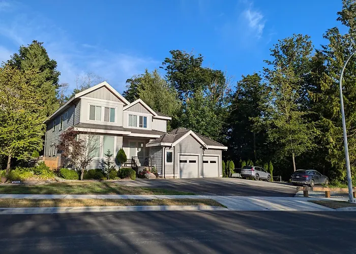 Entire Forest Home Near Nature & Amenities